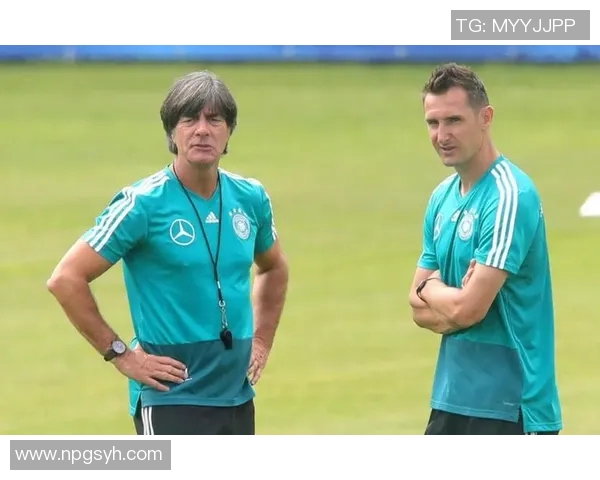 足球场上的黑色风暴:十大传奇黑人球星风采尽显 足球场上的黑色风暴:十大传奇黑人球星风采尽显