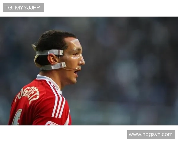 戴面罩的足球球星揭秘 他为何选择用面罩保护自己